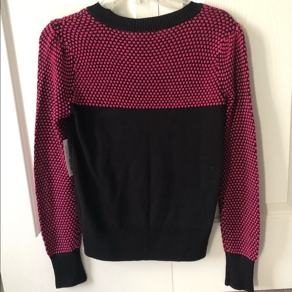 NWT ✨ Sweater Small - Picture 4 of 4